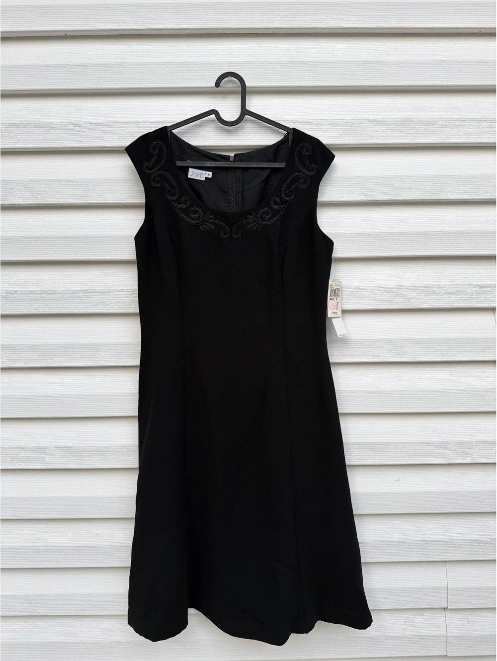 Donna Morgan Women's Size 8 Black Embroidered Sleeveless Fit & Flare Dress NWT